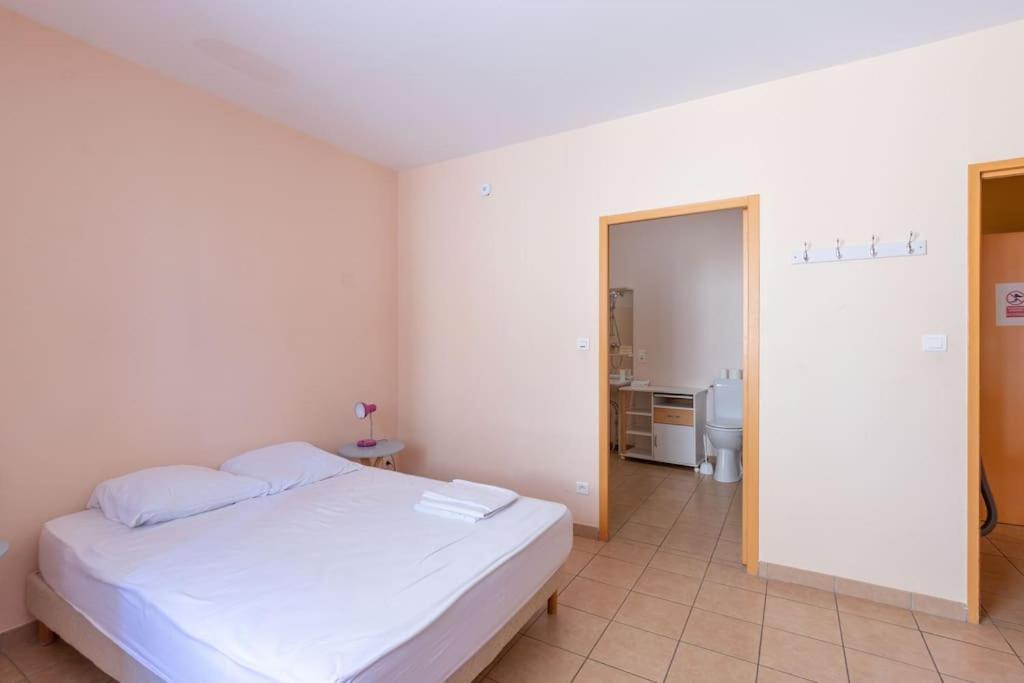 Cabana & Le Gite De Domange - Proche Macon Ige  Exterior photo